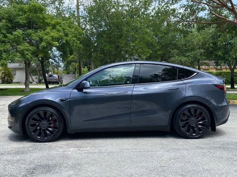 Used 2022 Tesla Model Y Performance AWD/4WD image 6
