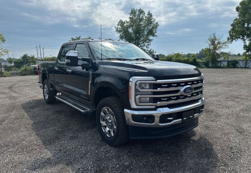 Used 2023 Ford F350 Lariat w/ Tow Technology Package AWD/4WD image 5
