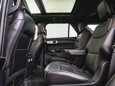 Used 2021 Ford Explorer ST w/ ST Street Pack image 15