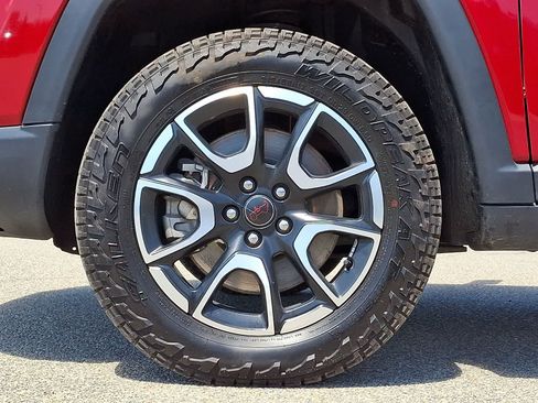 Used 2025 Jeep Compass Trailhawk w/ Trailhawk Elite Group AWD/4WD image 9