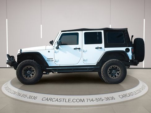 Used 2018 Jeep Wrangler Unlimited Sport S AWD/4WD image 2