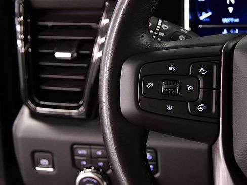 Used 2024 GMC Sierra 2500 AT4X image 19