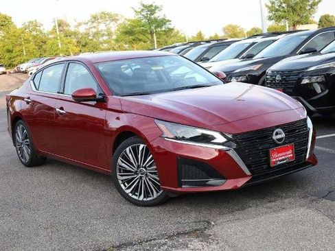 Certified 2025 Nissan Altima 2.5 SL FWD image 2