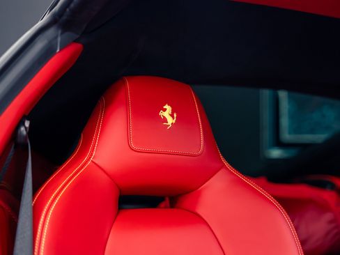 Used 2015 Ferrari F12 Berlinetta RWD image 11