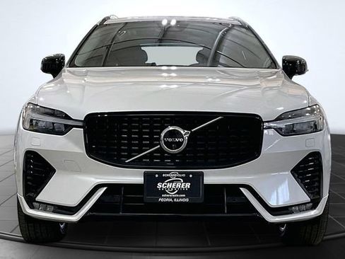 Certified 2025 Volvo XC60 B5 Plus image 4