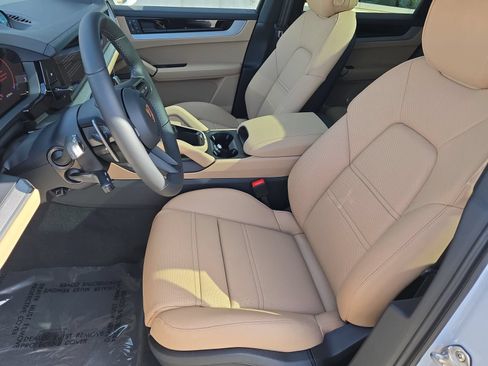 New 2026 Porsche Cayenne Coupe AWD/4WD image 5