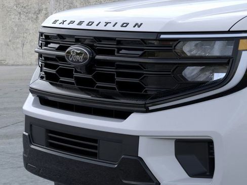 New 2026 Ford Expedition Platinum image 17