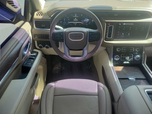Used 2023 GMC Yukon XL Denali image 15