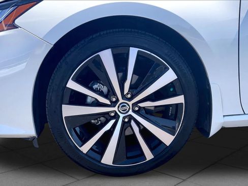 Used 2022 Nissan Altima 2.5 SR FWD image 11