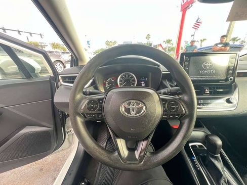 Used 2021 Toyota Corolla LE FWD image 4