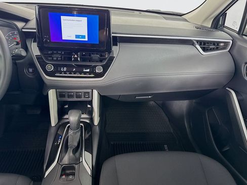 Used 2024 Toyota Corolla Cross LE image 24