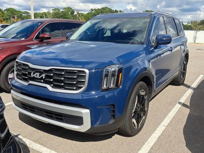 Certified 2025 Kia Telluride S