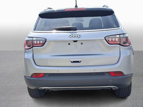 Used 2023 Jeep Compass Limited AWD/4WD image 5