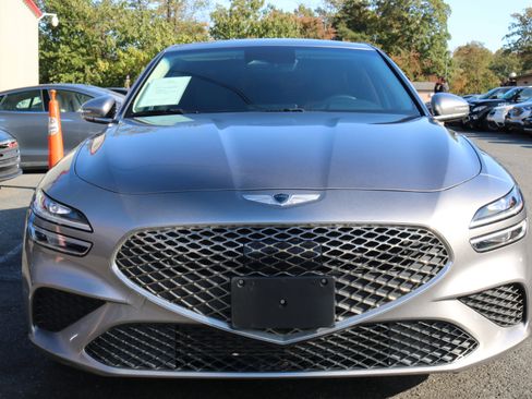 Used 2022 Genesis G70 2.0T image 2