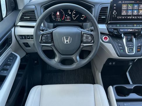 Used 2025 Honda Odyssey EX-L image 13