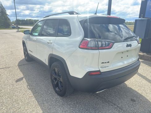 Used 2019 Jeep Cherokee Latitude w/ Cold Weather Group AWD/4WD image 8