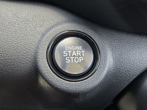 Certified 2025 Hyundai Venue Limited image 20