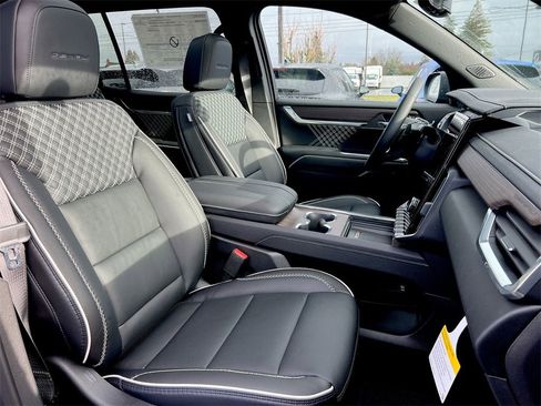 New 2026 GMC Acadia Denali w/ Super Cruise Package image 22