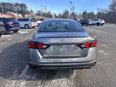 Used 2024 Nissan Altima 2.5 SV image 6