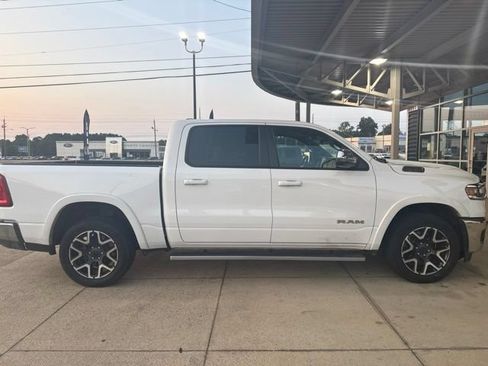 Used 2025 RAM 1500 Laramie AWD/4WD image 4