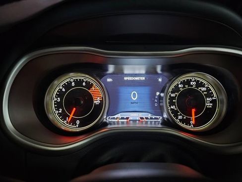 Used 2018 Jeep Cherokee Overland w/ Technology Group image 22