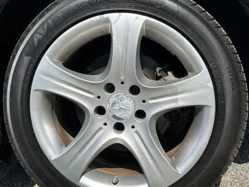 Used 2014 Mercedes-Benz E 350 4MATIC Sedan image 16