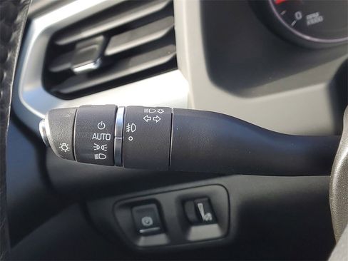 Used 2018 GMC Acadia SLT image 22