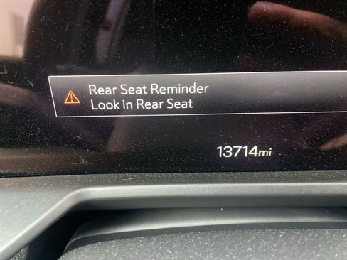 Used 2025 GMC Acadia Elevation image 18