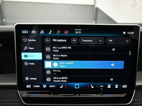 Used 2025 Volkswagen Tiguan SE R-Line FWD image 10