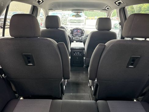 Used 2023 Chevrolet Traverse LT FWD image 18