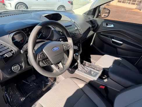 Used 2017 Ford Escape SE FWD image 25