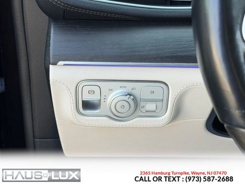 Used 2021 Mercedes-Benz GLE 450 4MATIC w/ AMG Line Exterior image 32
