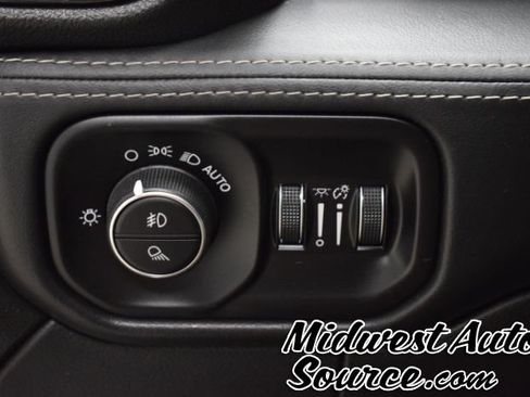 Used 2022 RAM 3500 Limited AWD/4WD image 15