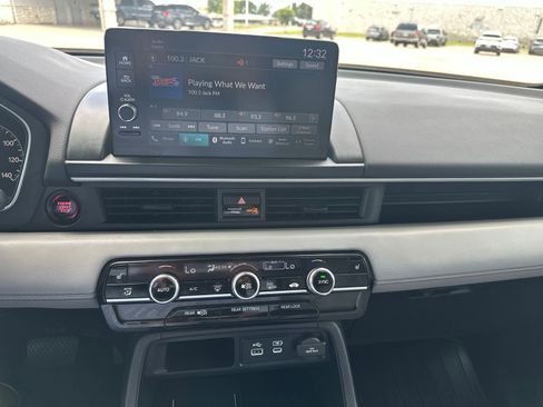 Used 2024 Honda Pilot EX-L image 13