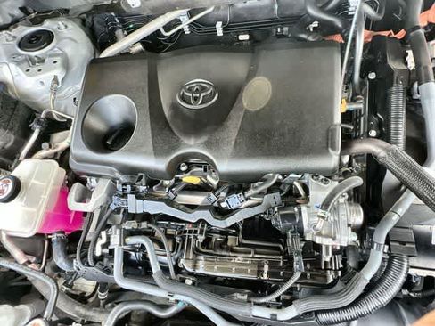Used 2024 Toyota RAV4 XSE AWD/4WD image 10