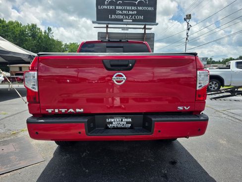 Used 2021 Nissan Titan SV RWD image 6