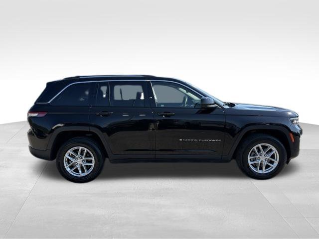 Used 2023 Jeep Grand Cherokee Laredo X AWD/4WD image 9