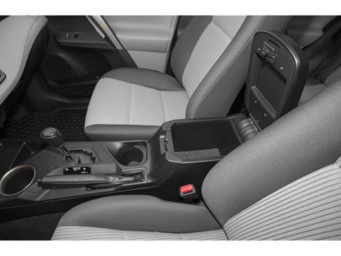 Used 2015 Toyota RAV4 Limited FWD image 17