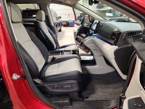 Certified 2025 Honda Odyssey Elite image 36