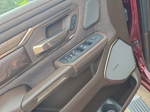 Used 2025 RAM 1500 Limited AWD/4WD image 13