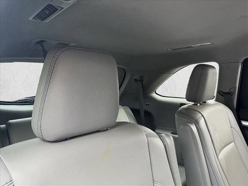 Used 2019 Toyota Highlander XLE image 16