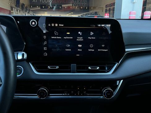 Used 2025 Chevrolet Equinox LT image 23