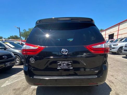 Used 2017 Toyota Sienna LE FWD image 5
