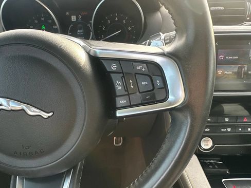 Used 2018 Jaguar F-PACE R-Sport AWD/4WD image 22