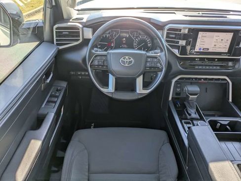 Used 2022 Toyota Tundra SR5 w/ SR5 Convenience Package AWD/4WD image 16
