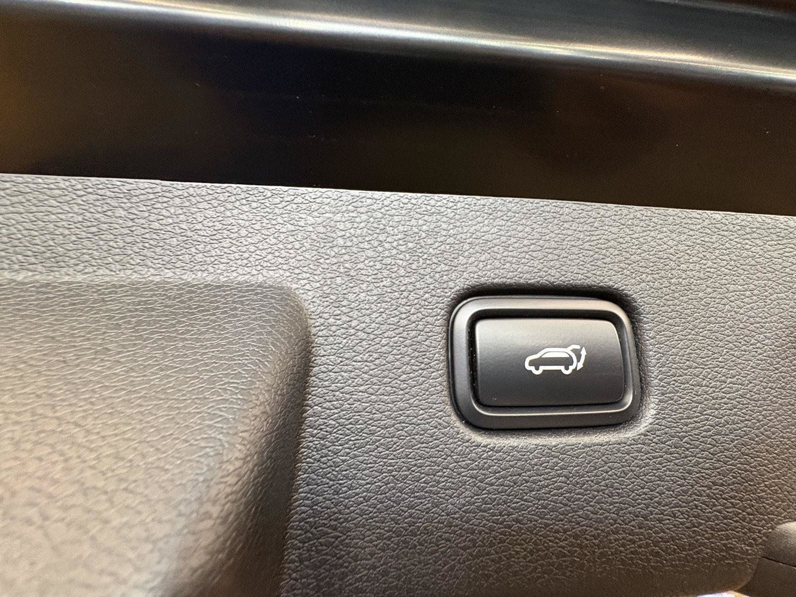 Used 2023 Kia Sportage SX FWD image 18