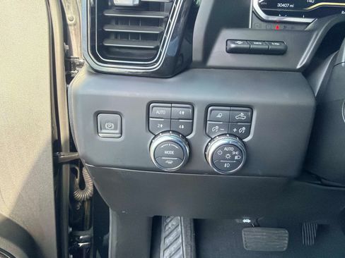 Used 2024 GMC Sierra 1500 AT4 w/ Technology Package AWD/4WD image 30