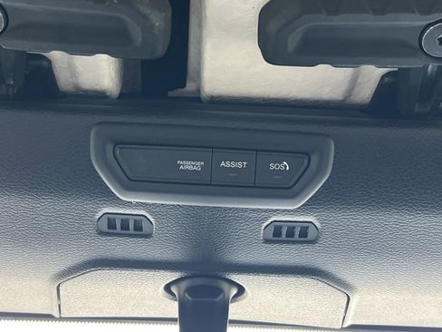 Used 2023 Jeep Gladiator Sport w/ Off Road Group image 16