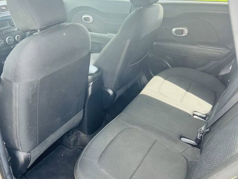 Used 2014 Kia Soul + FWD image 11
