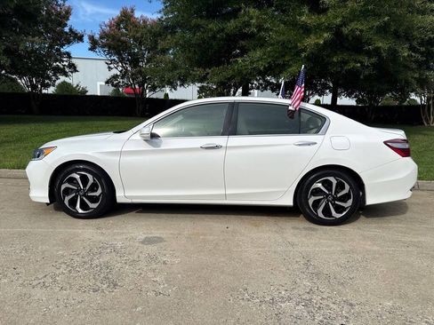 Used 2017 Honda Accord EX-L image 5